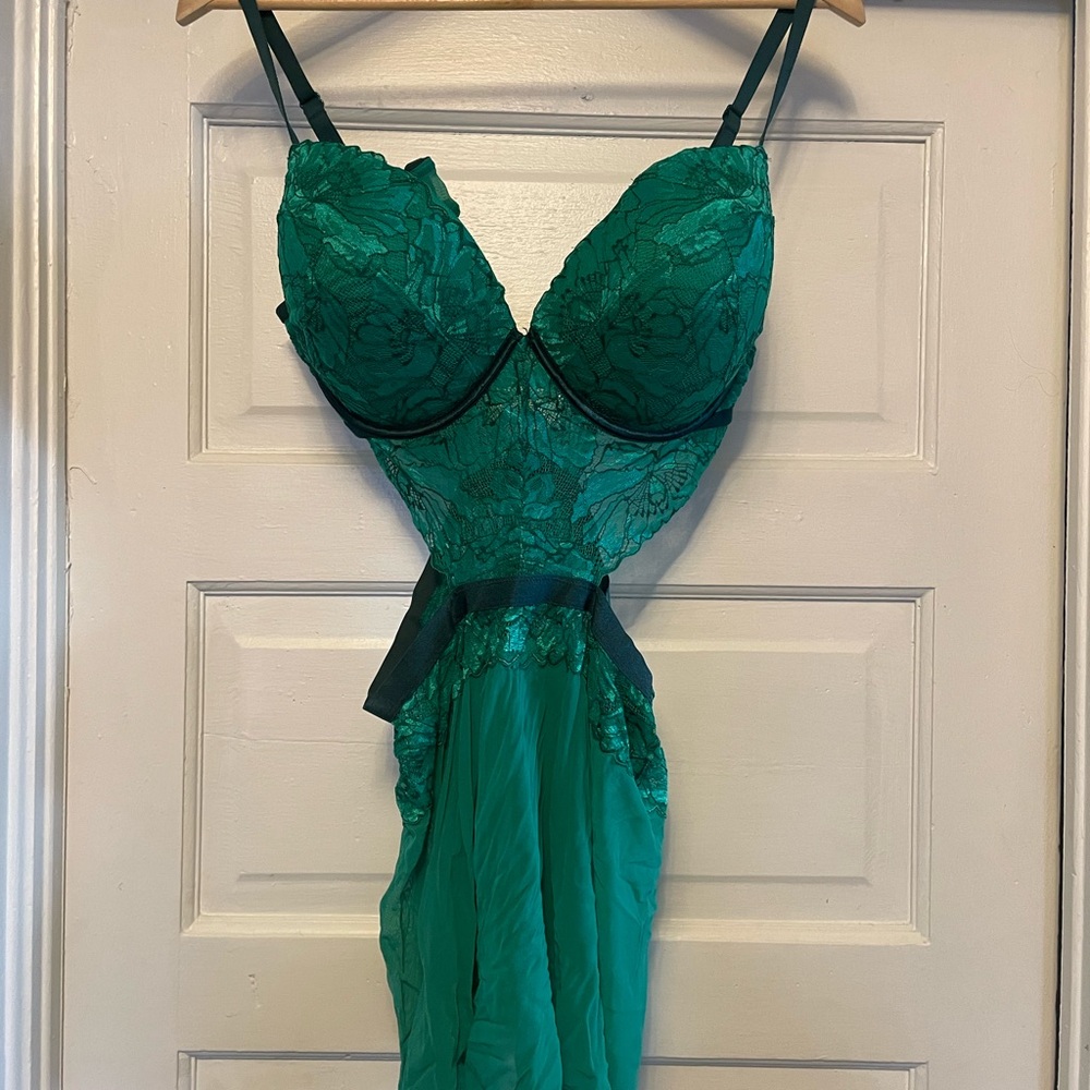 Elegant Green Lace Lingerie Set